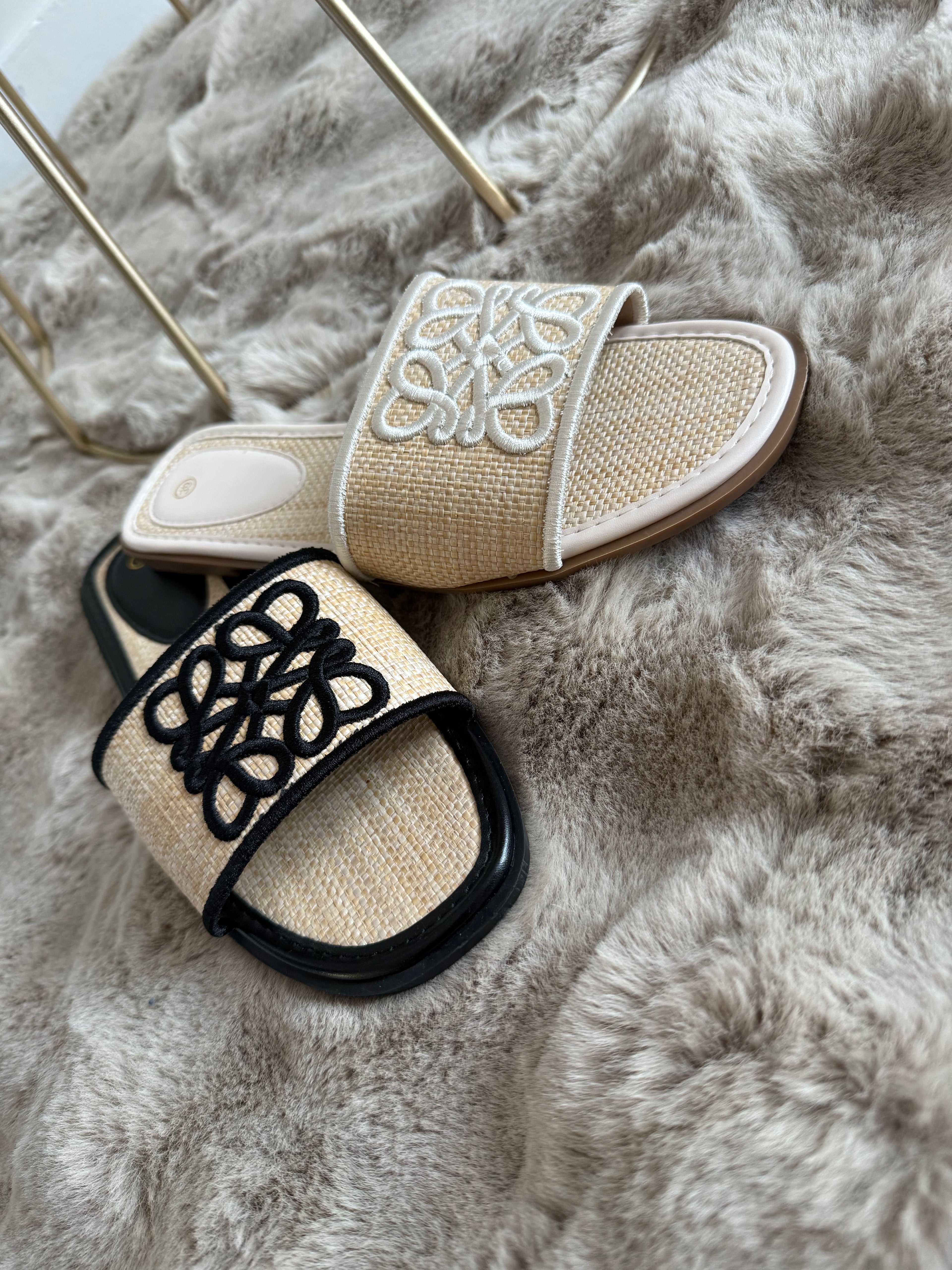 Slippers Loë ( zwart )